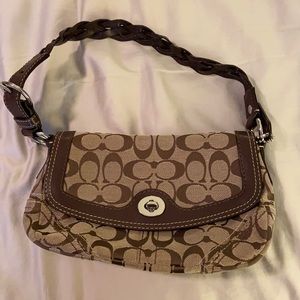 COACH Small Shoulder bag- EXCELLENT CONDITION!